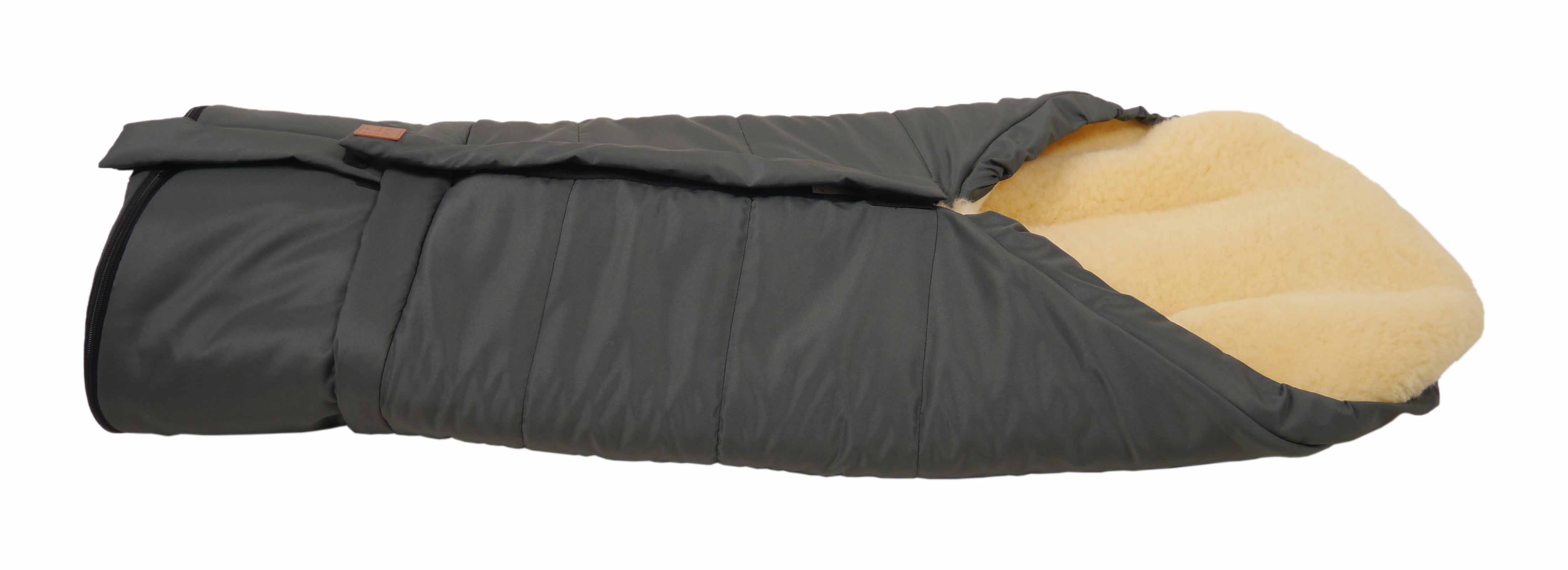 JONA 2in1 Lammfellfußsack Fußsack mit dem Lammfell-Innenfutter in der Farbe anthracite liegt horizontal