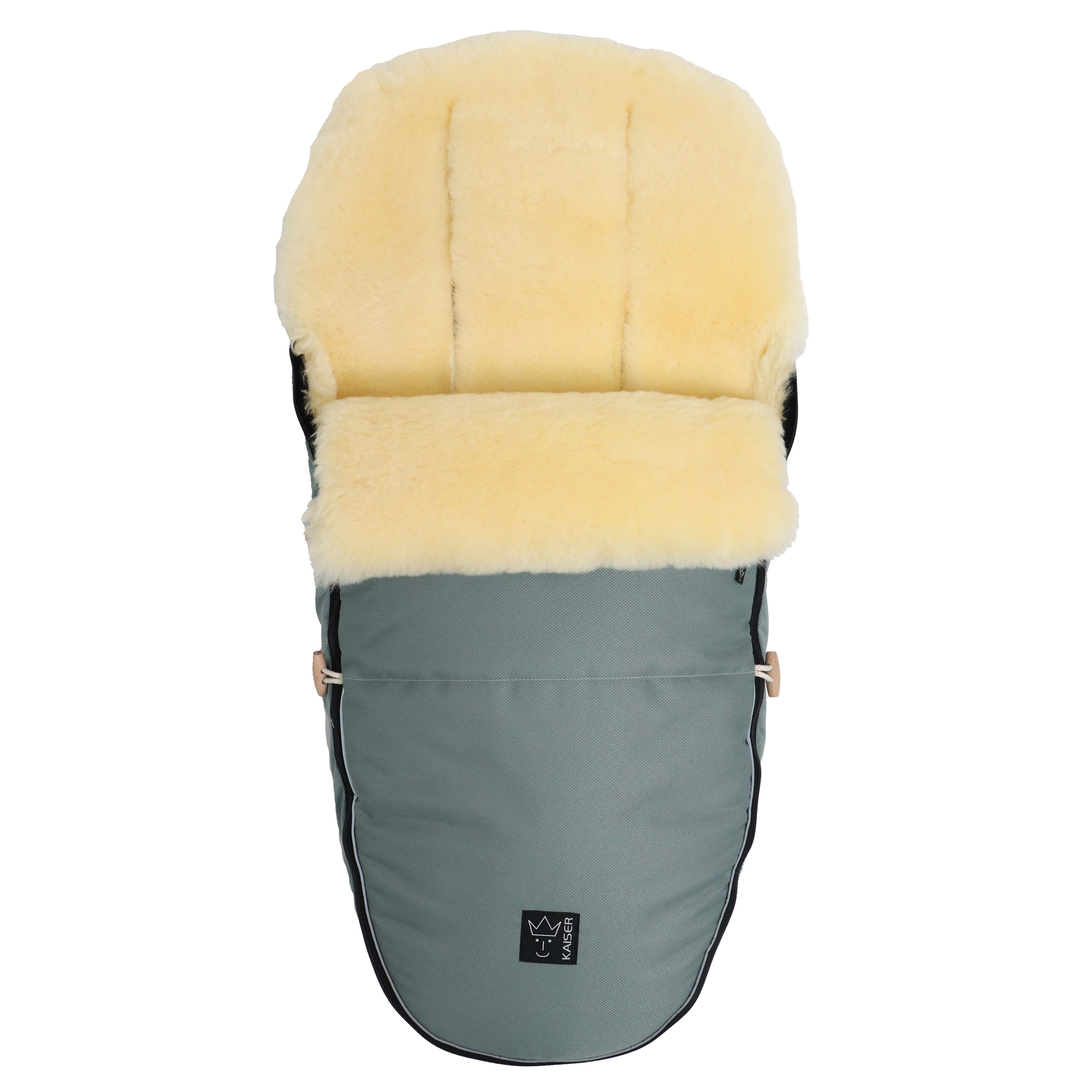 Fußsack mit dem Lammfell-Innenfutter in der Farbe slit green