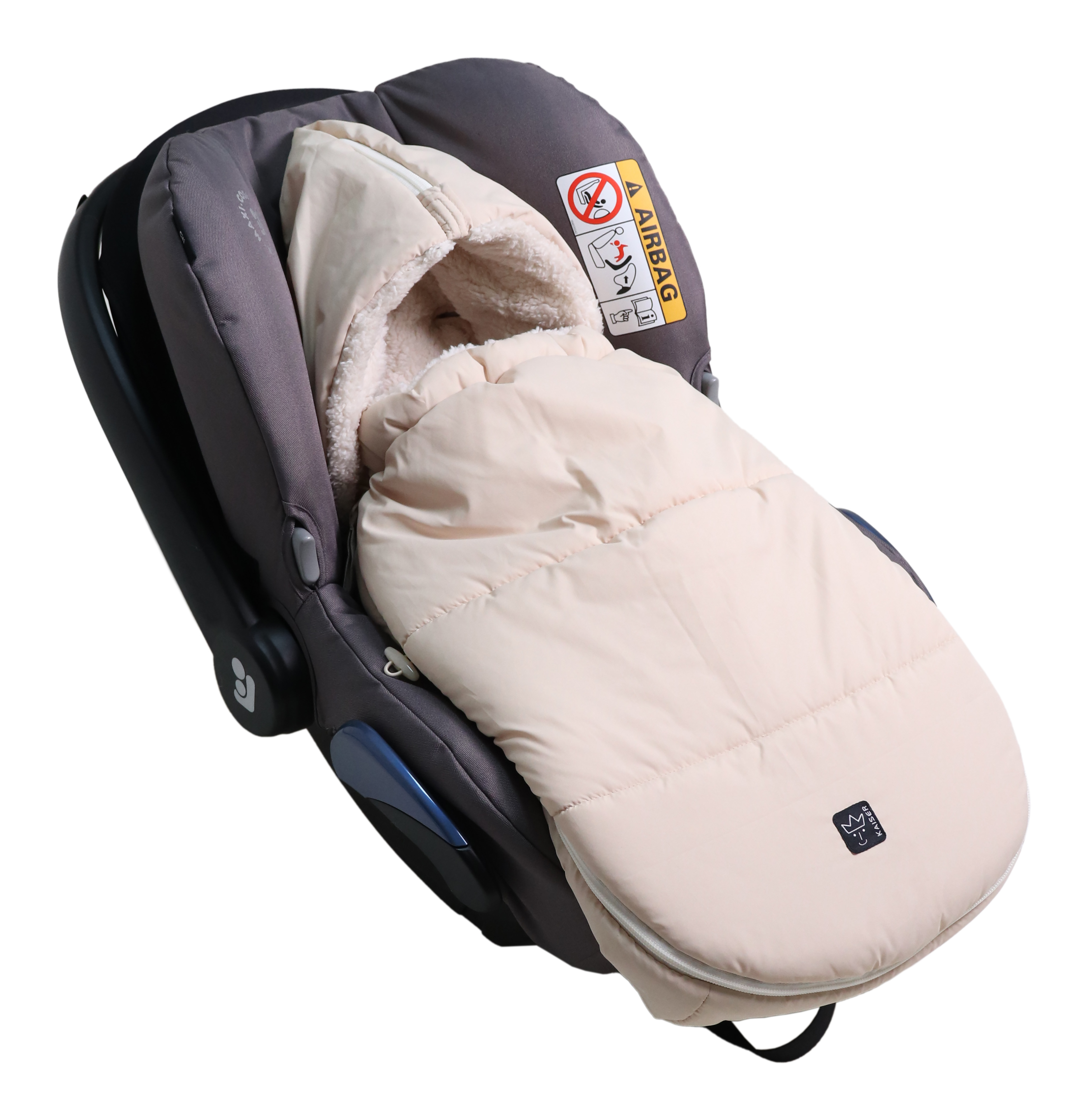Fußsack mit weißem Fleece-Innenfutter in der Farbe sand in Babyschale