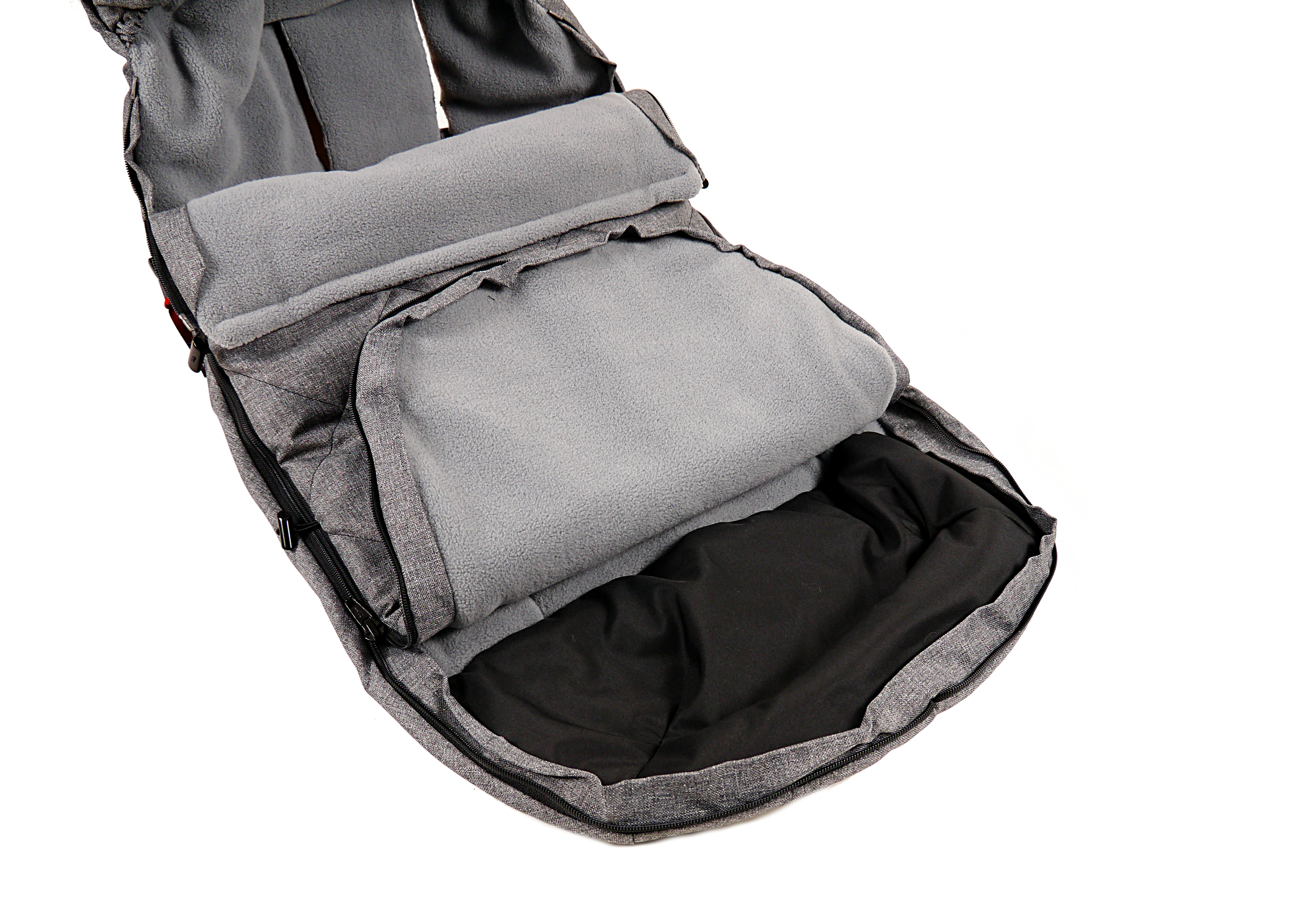 Winterfußsack mit geöffnetem unteren Fußteil, graues Fleece-Innenfutter sichtbar