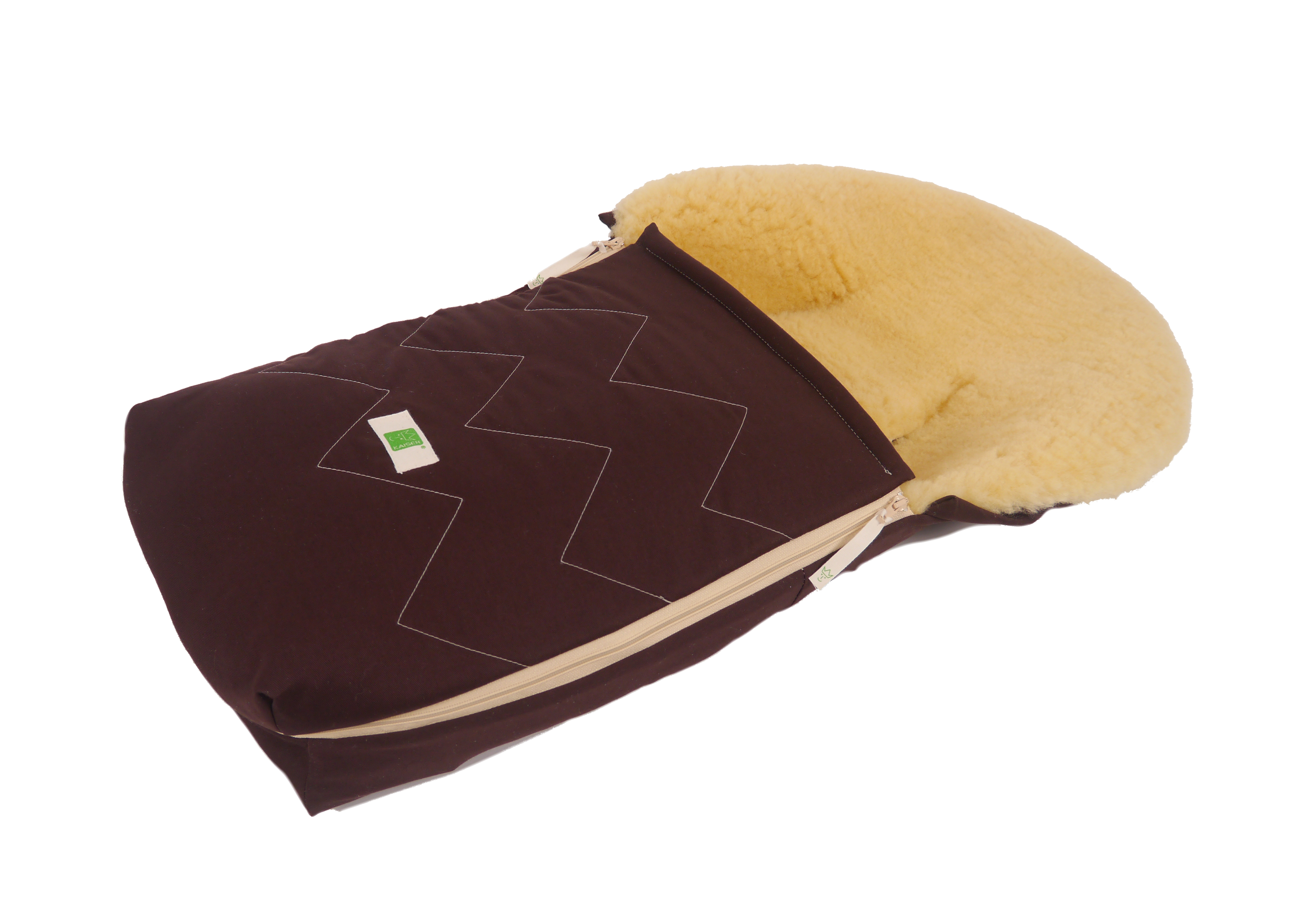 Lammfell-Fußsack von Kaiser in brown, geöffnet, seitlich