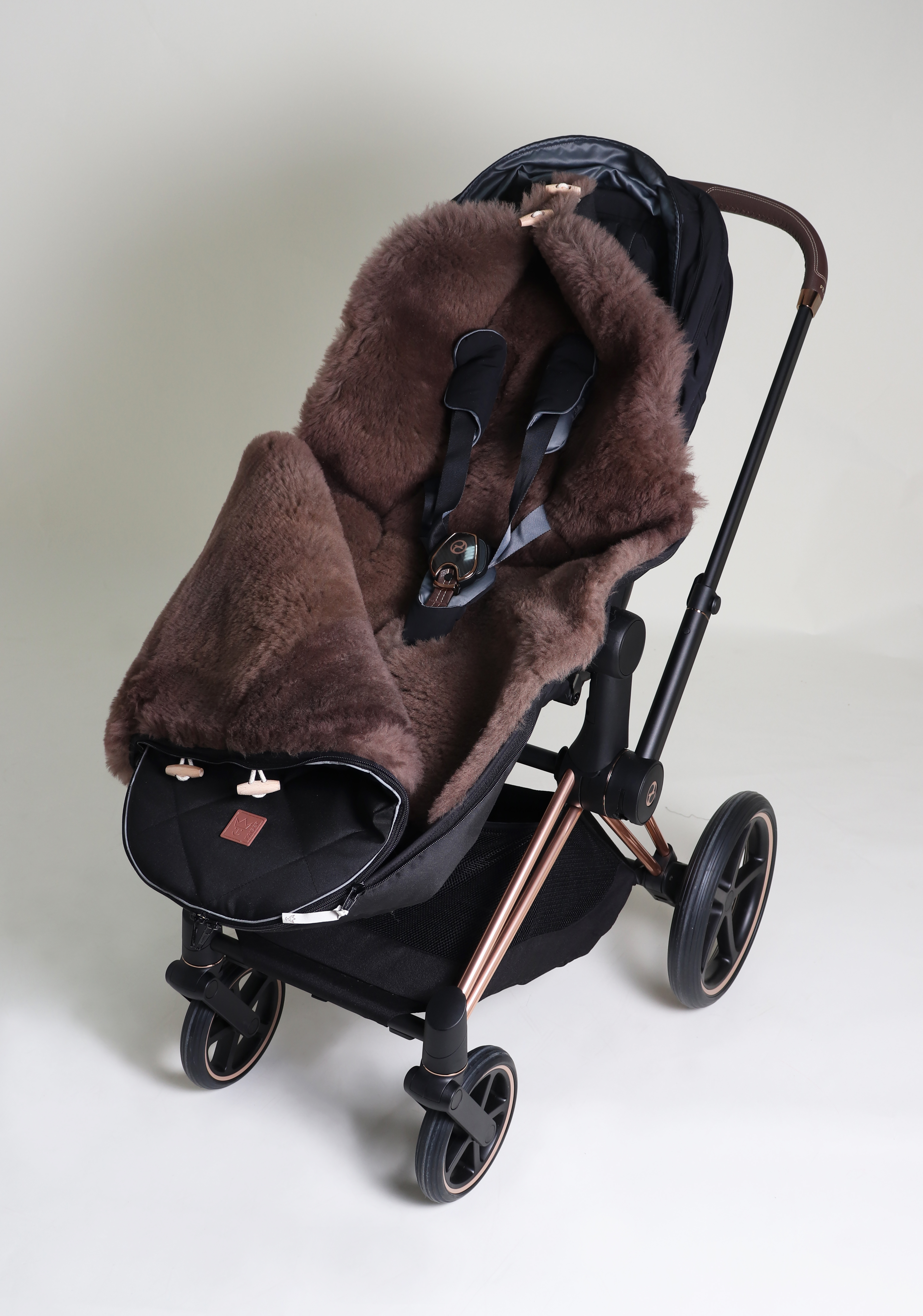 TOFFEE Lammfell Fußsack TOFFEE Lammfell Fußsack