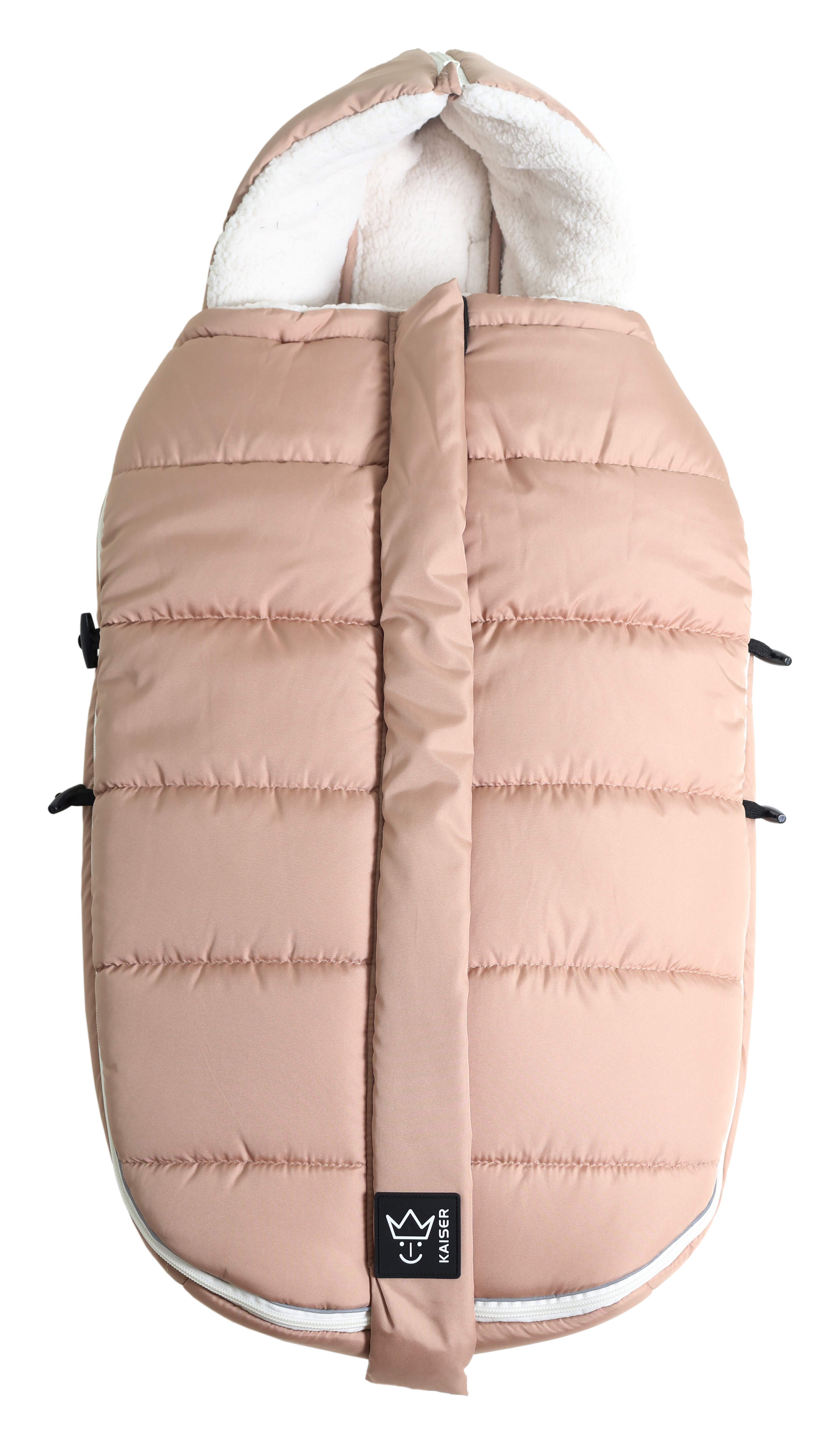 Geschlossener Fußsack mit einem Sherpa-Futter in der Farbe sand-creme