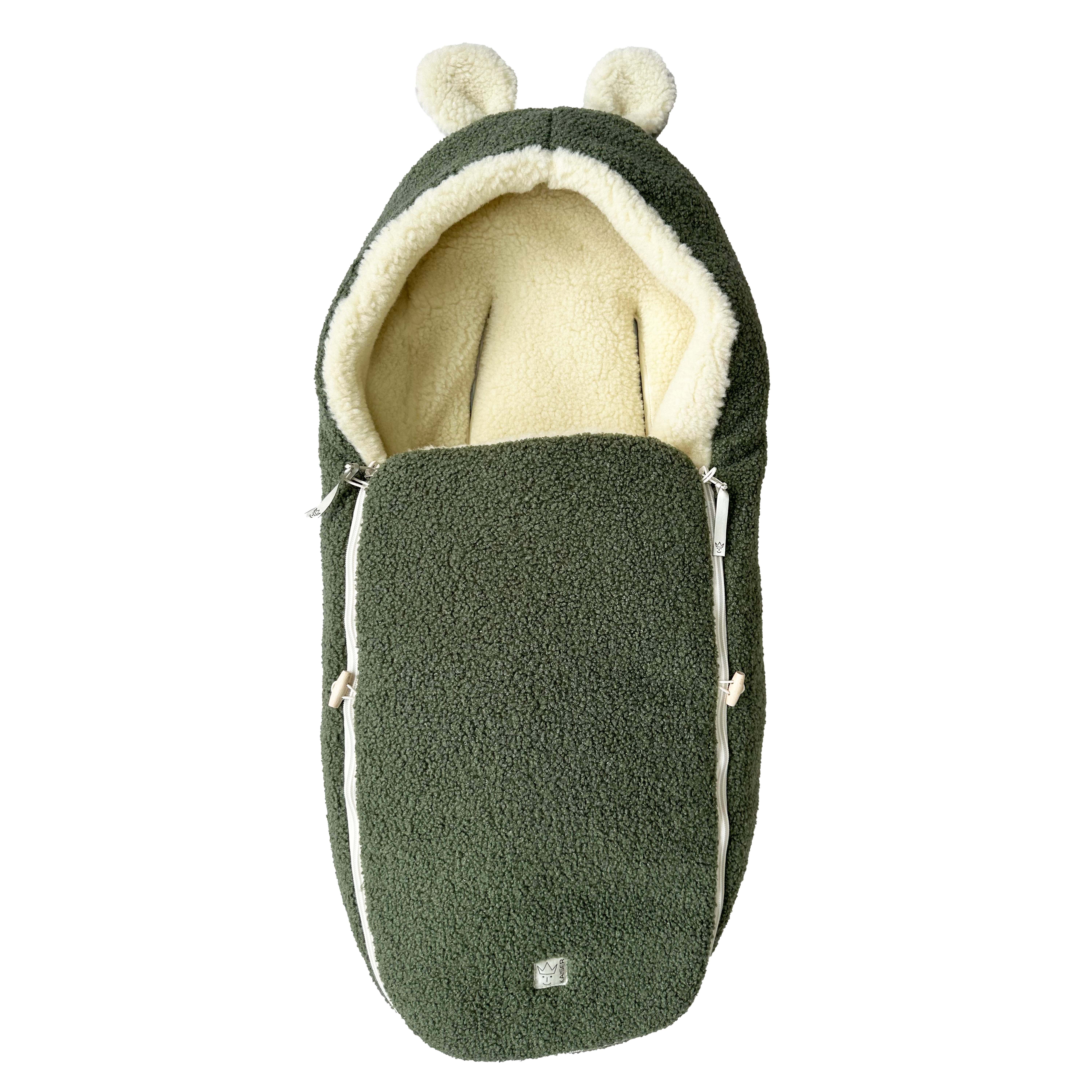 HUKKY Babyschalen Fußsack in der Farbe mineral green mit süßen Bärchenohren und kuscheligem Innenfutter