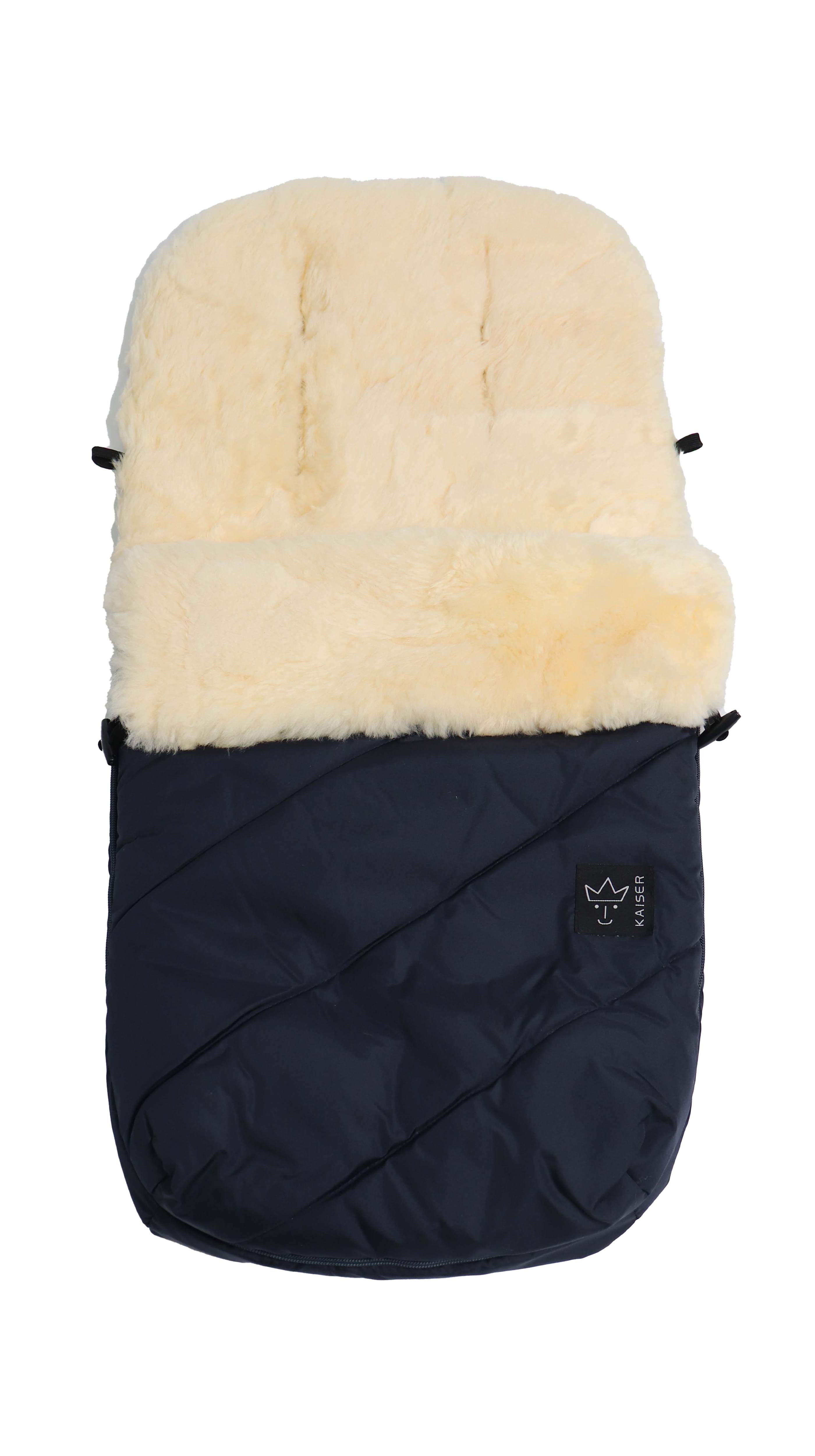 Fußsack mit dem Lammfell-Innenfutter in navy