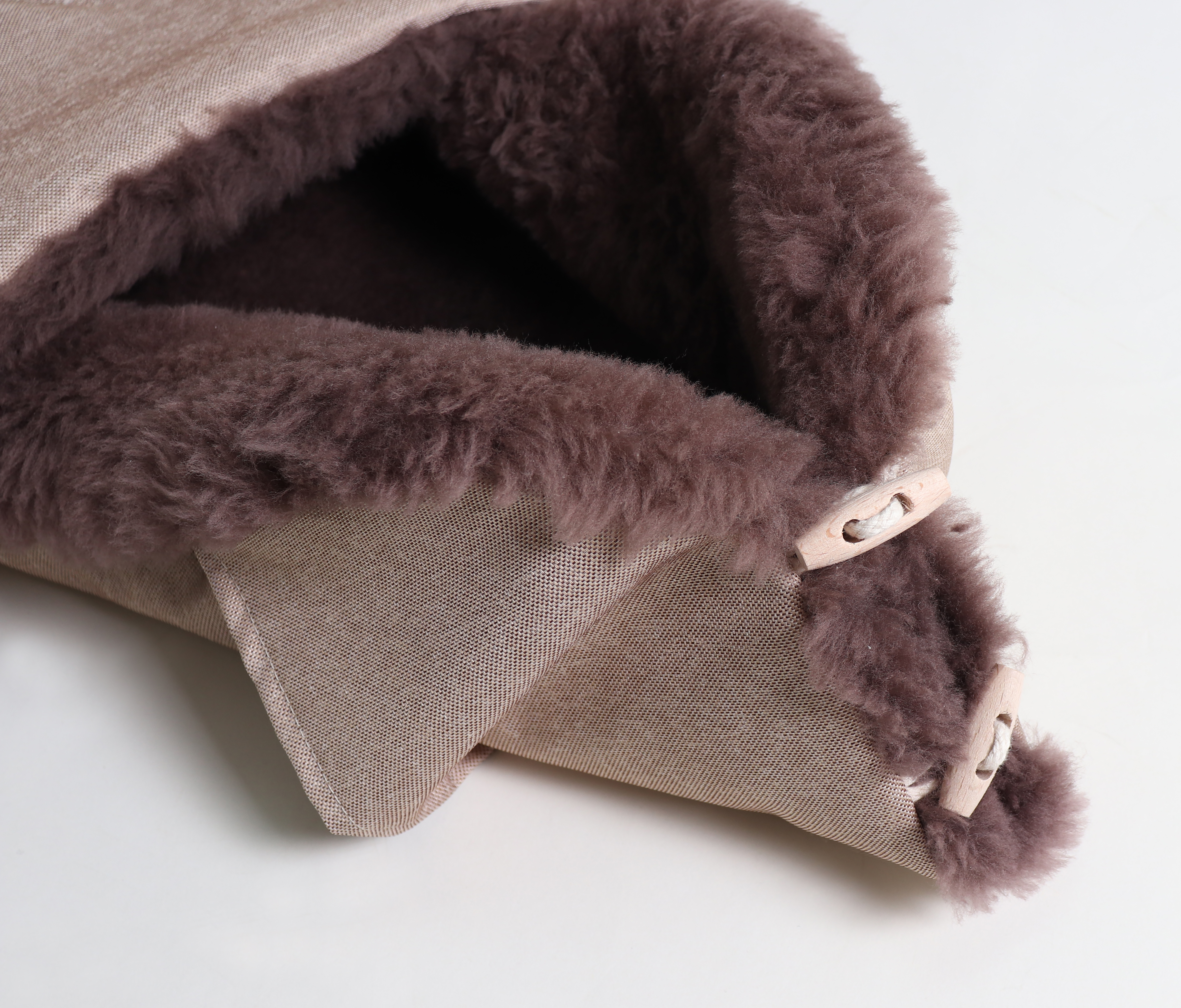 TOFFEE Lammfell Fußsack TOFFEE Lammfell Fußsack