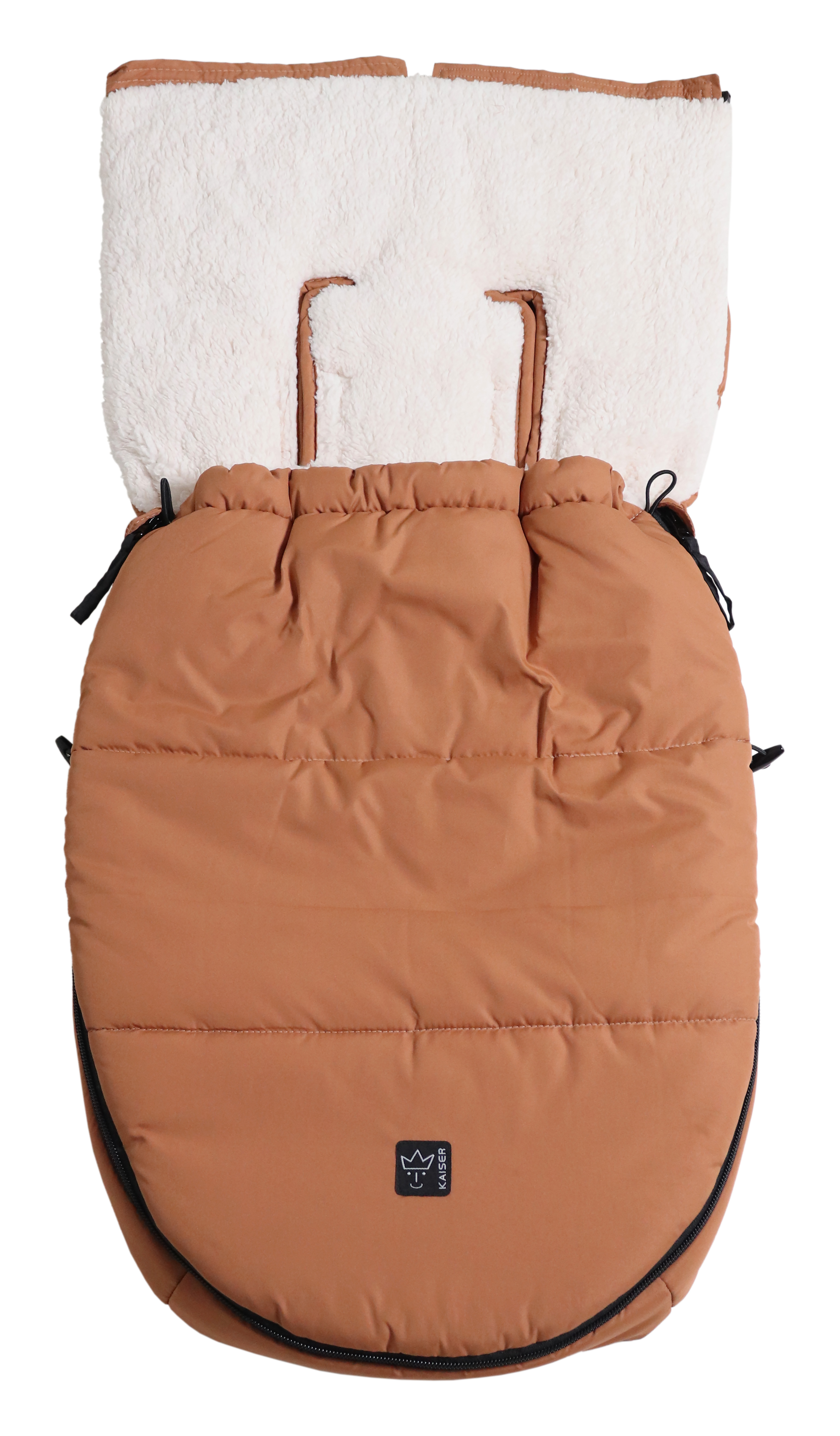 Fußsack mit weißem Fleece-Innenfutter mit geöffnetem Oberteil für Babyschale in der Farbe camel