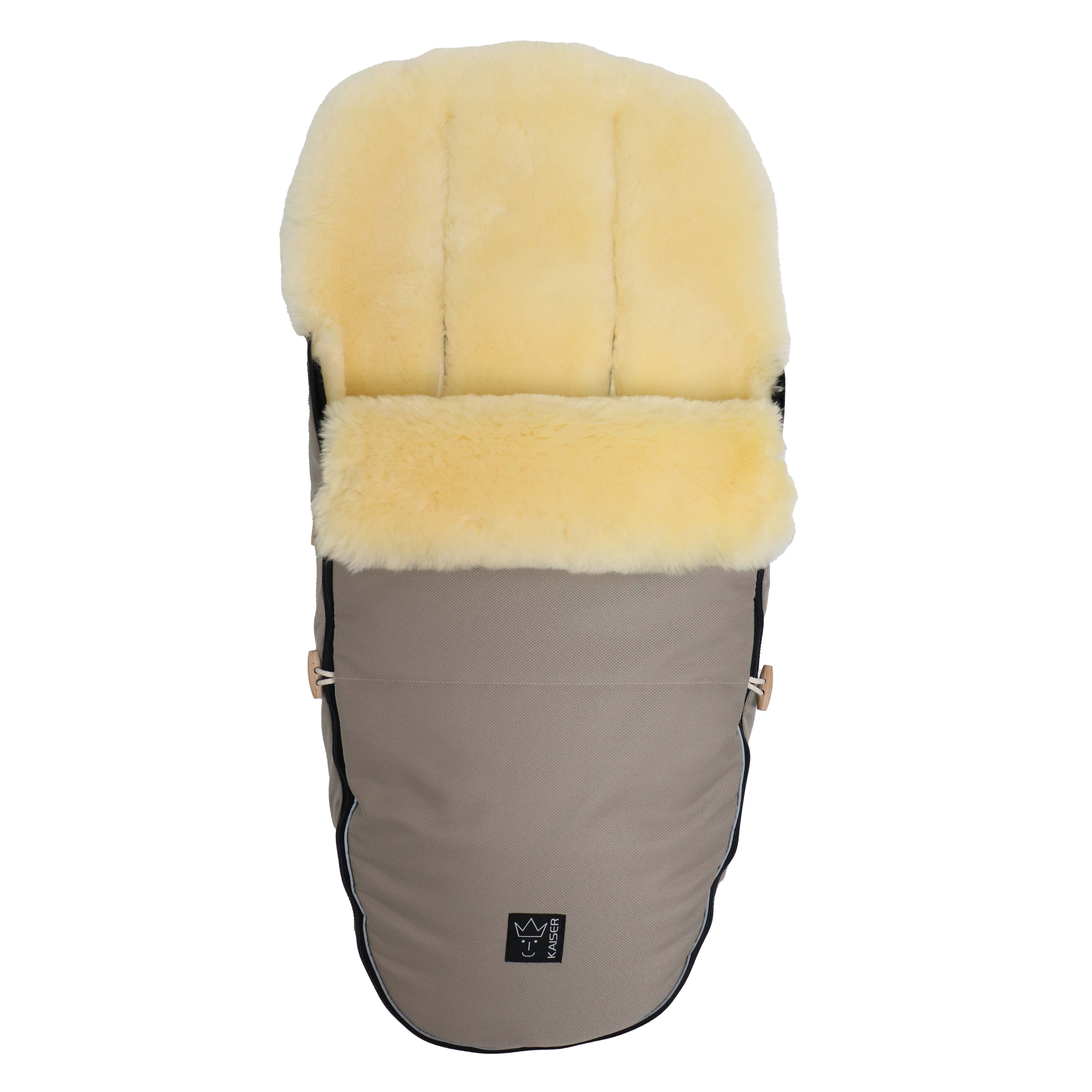 Fußsack mit dem Lammfell-Innenfutter in der Farbe angora