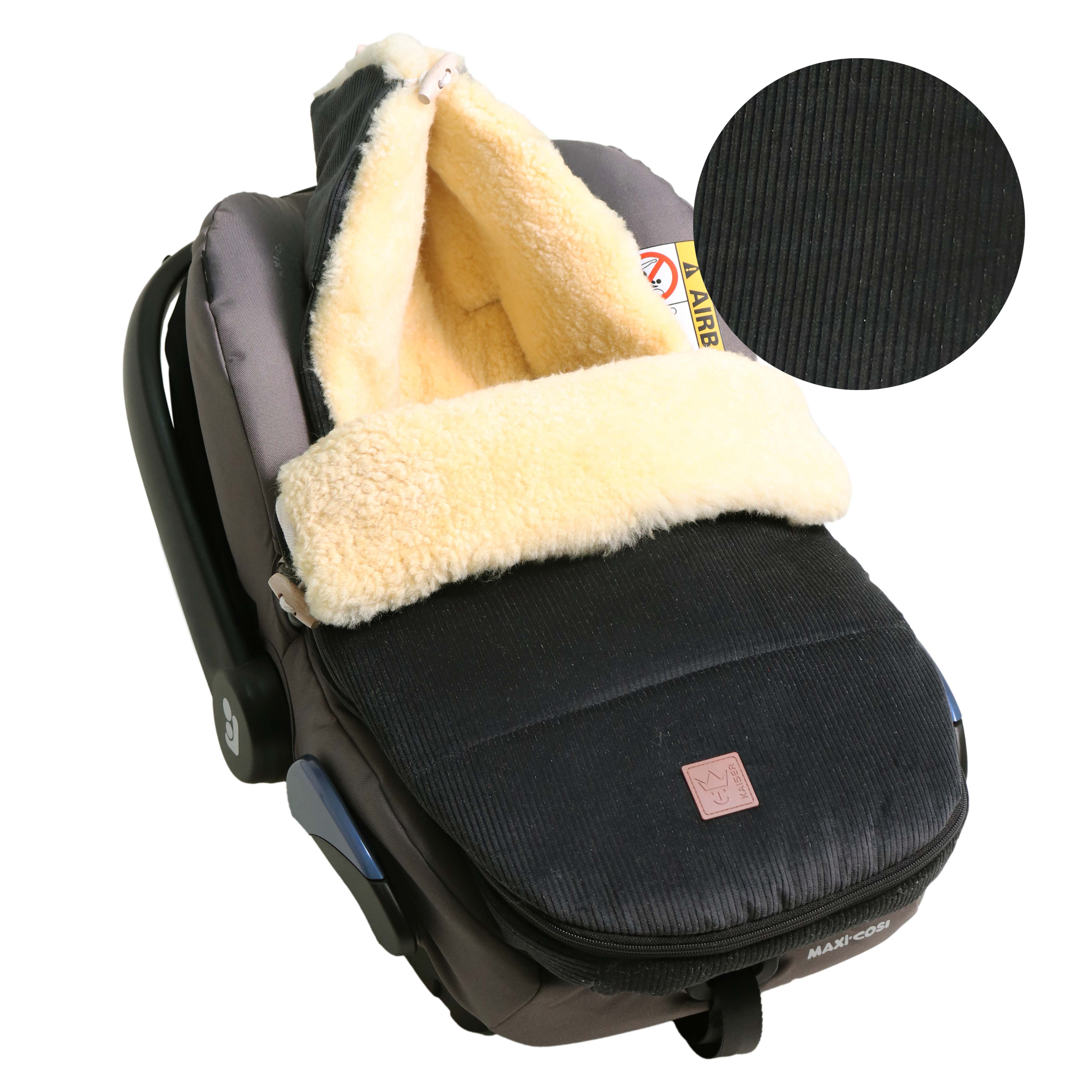 FILIA CORD Babyschalen Fußsack mit Lammfell in der Farbe dark grey in Babyschale eingesetzt