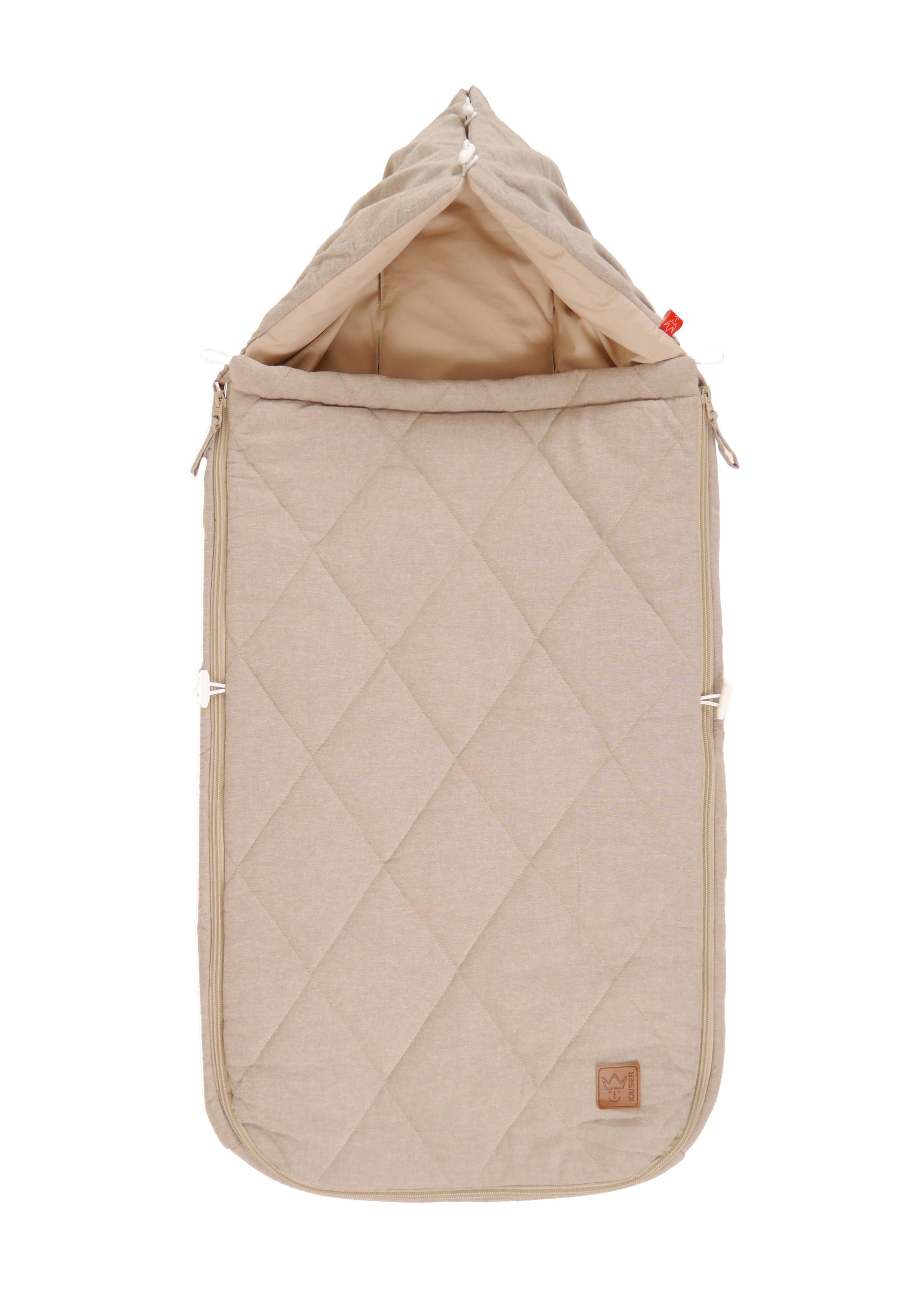 Sommer Fußsack NIKKO MELANGE in der Farbe sand melange mit spitz zulaufender Kapuze, die mit Knebelknöpfen verschlossen ist