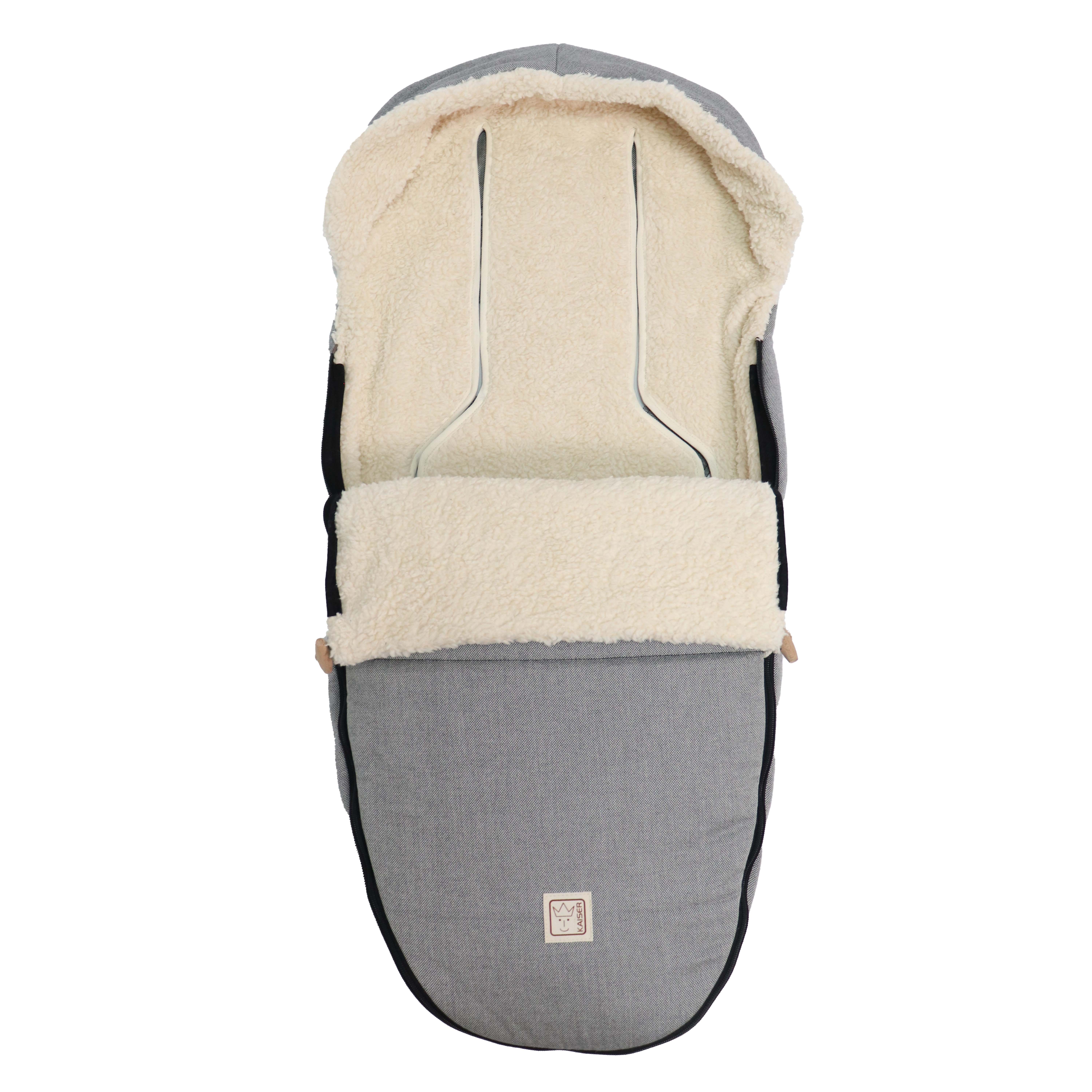 Geöffneter NATURELL ORGANIC COTTON BIO Fußsack in der Farbe black nature