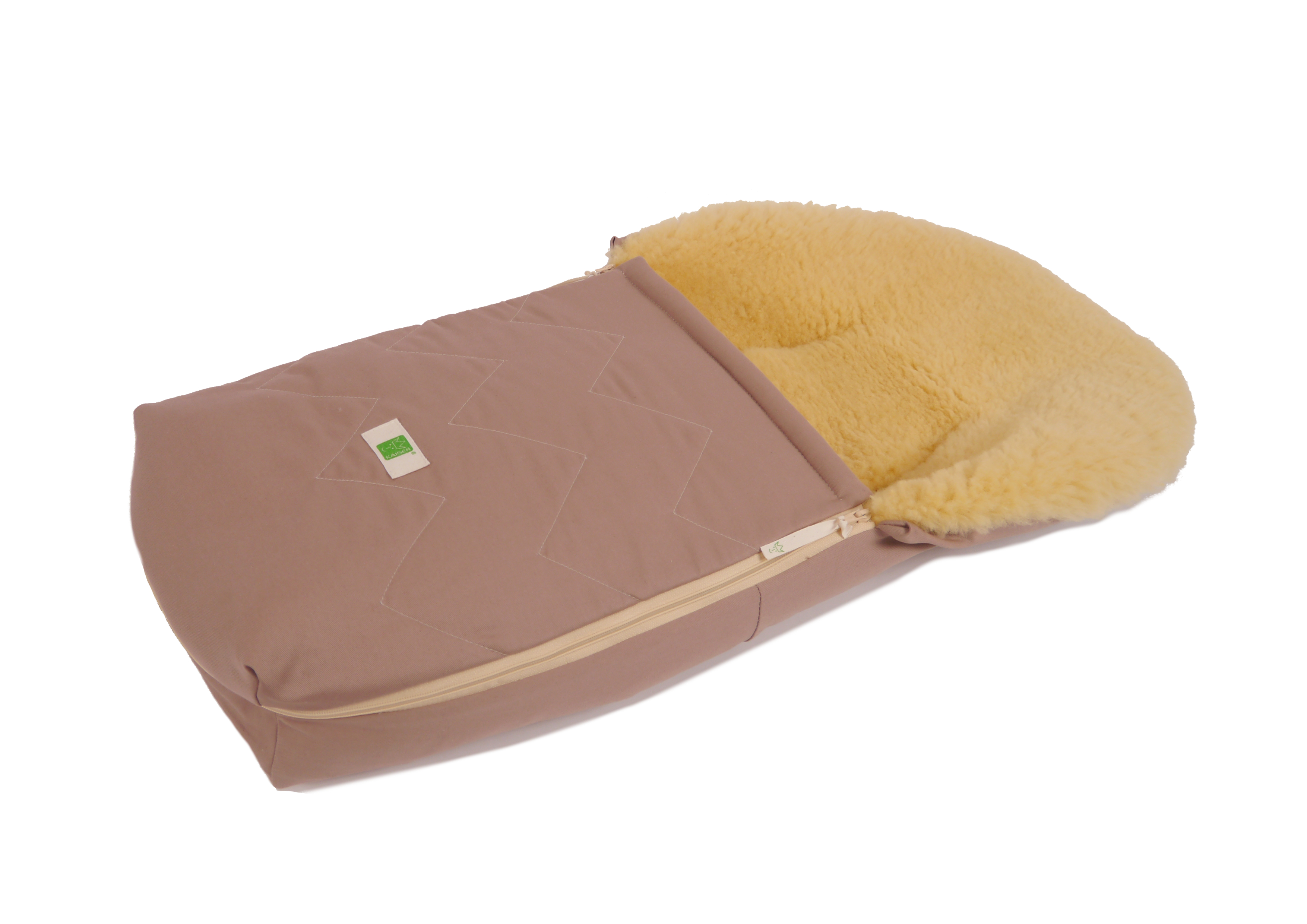 Lammfell-Fußsack von Kaiser in sand, geöffnet, seitlich