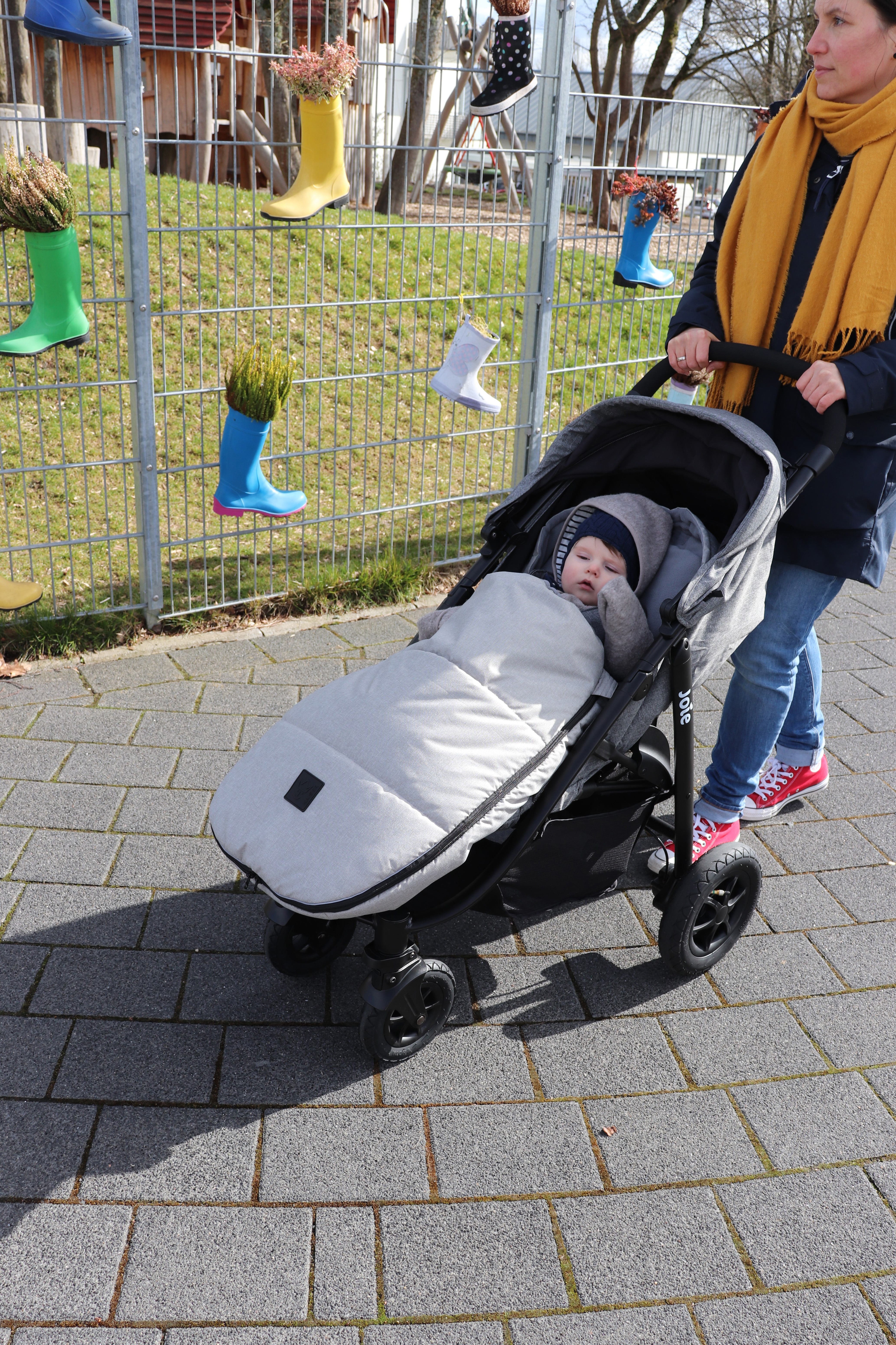 LUKKY - universal stroller footmuff LUKKY - universal stroller footmuff