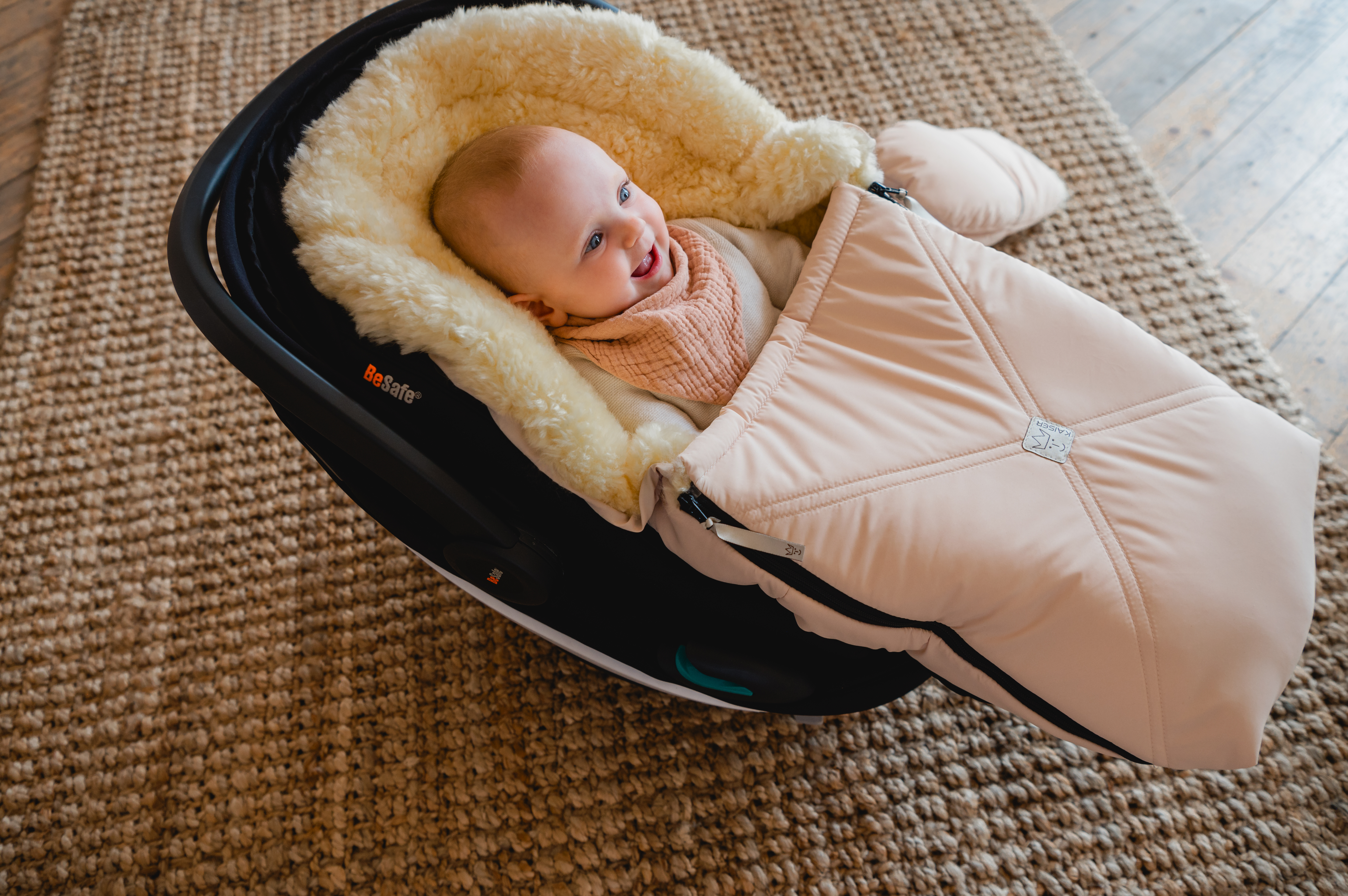 EMMY Lammfell Babyschalen-Fußsack