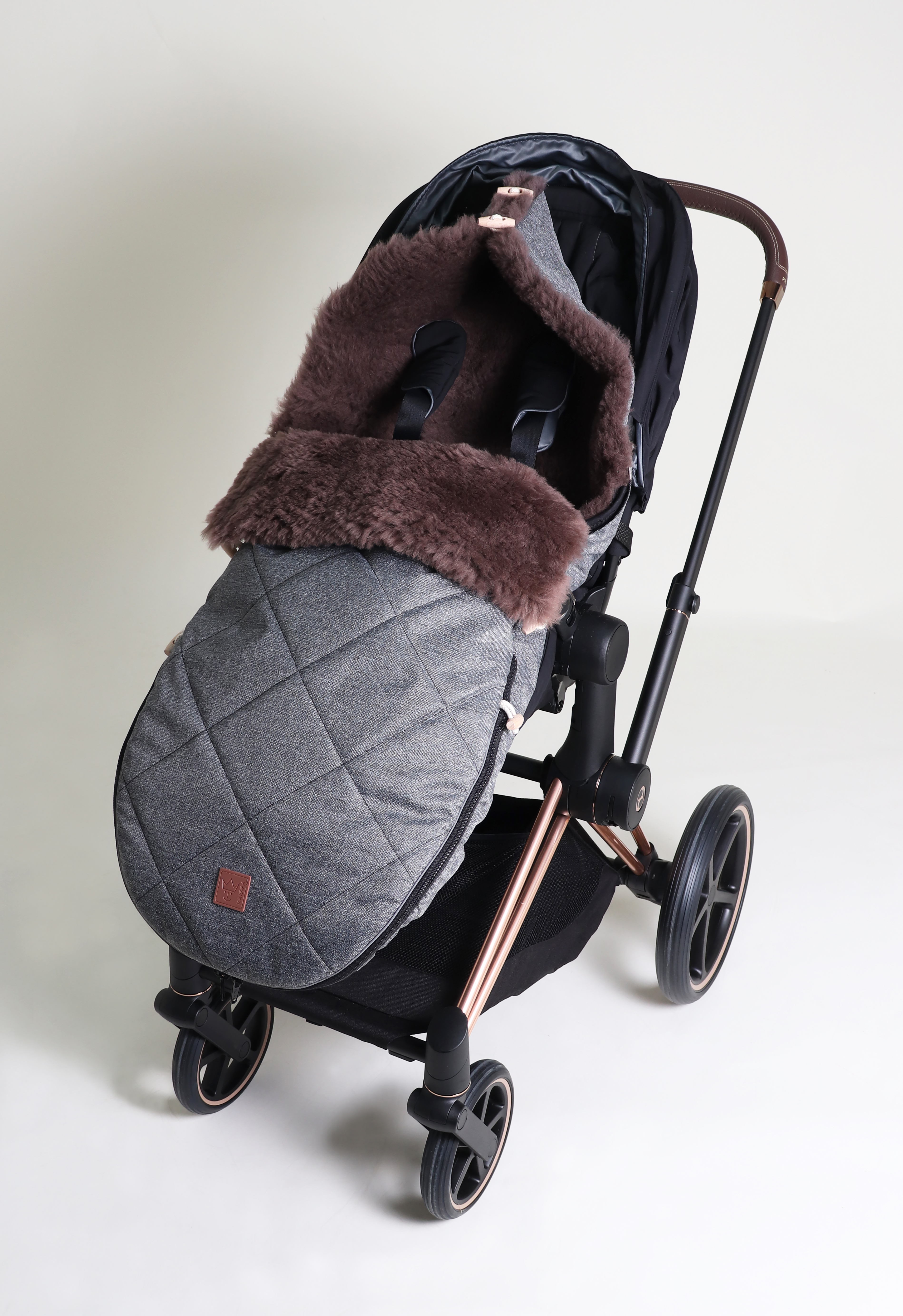 TOFFEE Lammfell Fußsack TOFFEE Lammfell Fußsack