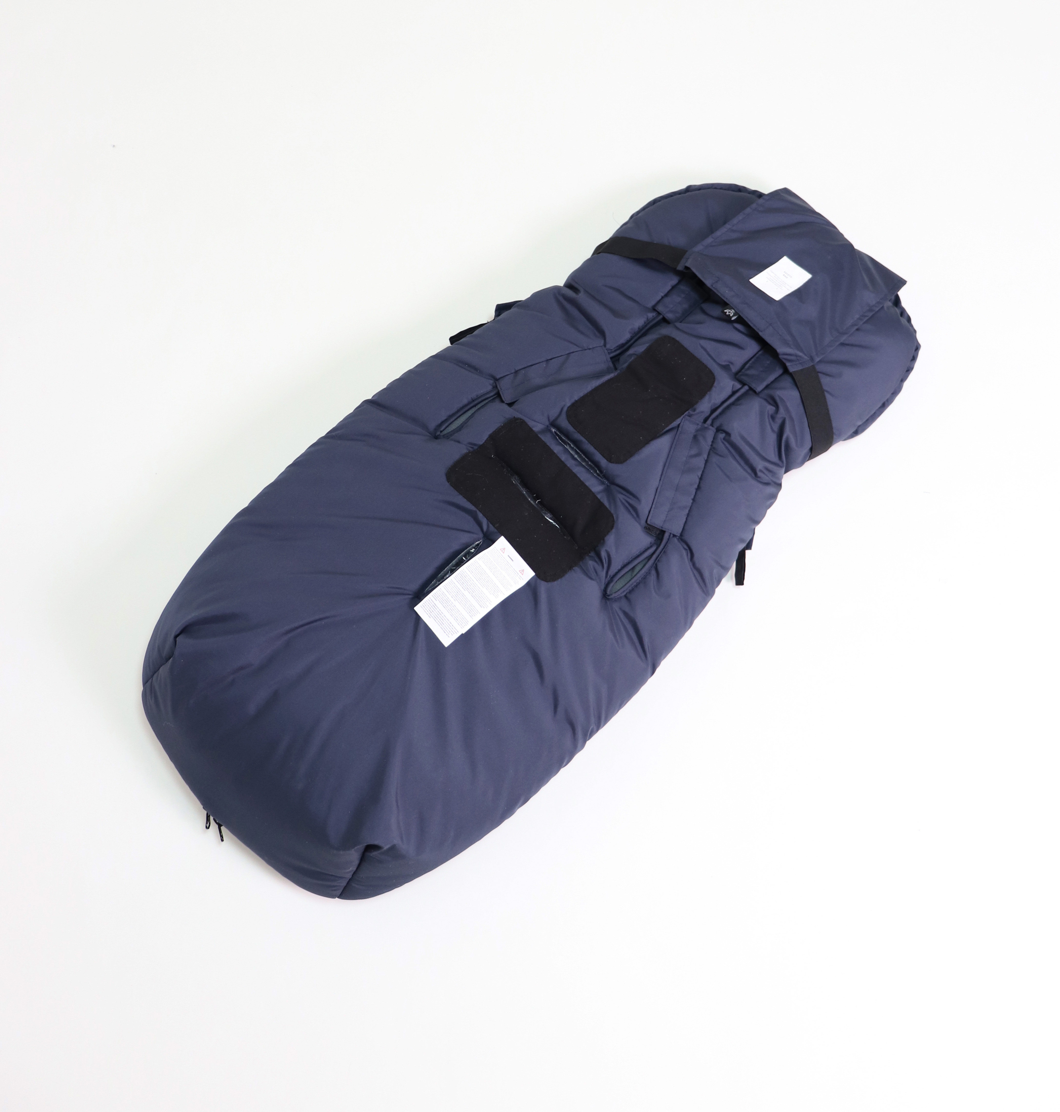 Thermofußsack LUKKY in der Farbe navy mit schwarzem Logo Rückseite
