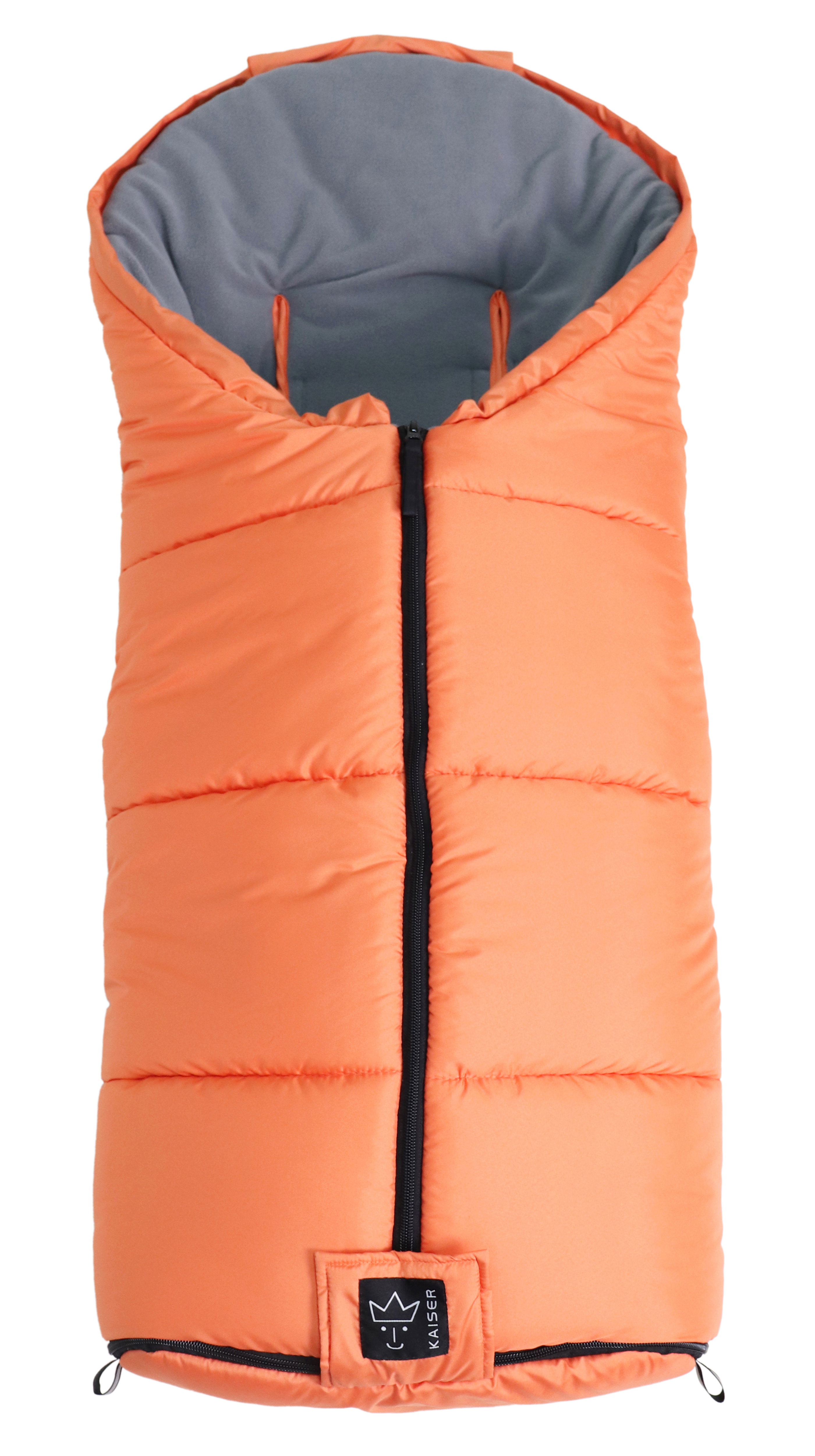 Geschlossener Fußsack mit einem Sherpa-Futter in der Farbe orange