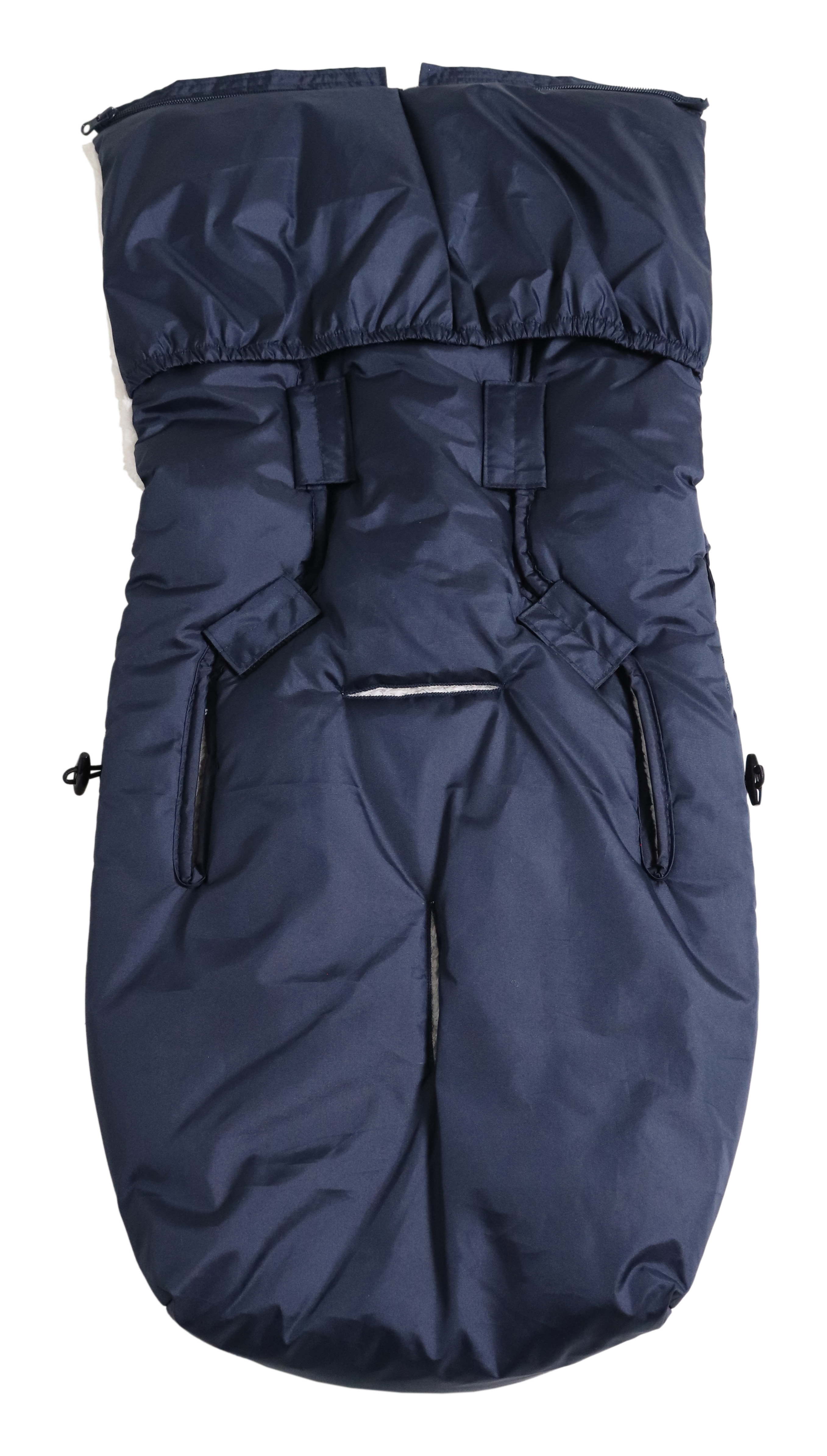 Rückseite des Fußsacks mit weißem Fleece-Innenfutter für Babyschale in der Farbe Navy