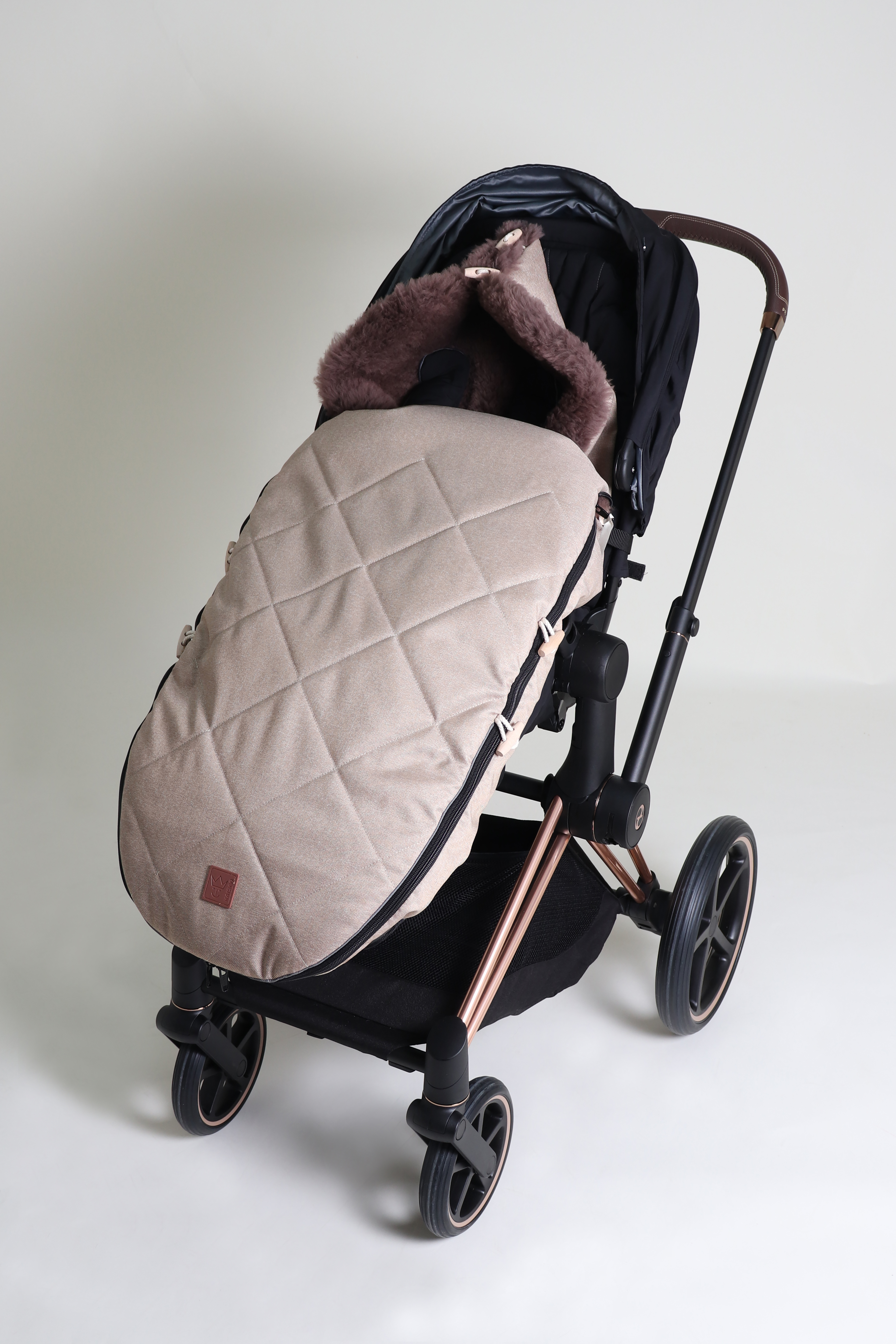 TOFFEE Lammfell Fußsack TOFFEE Lammfell Fußsack
