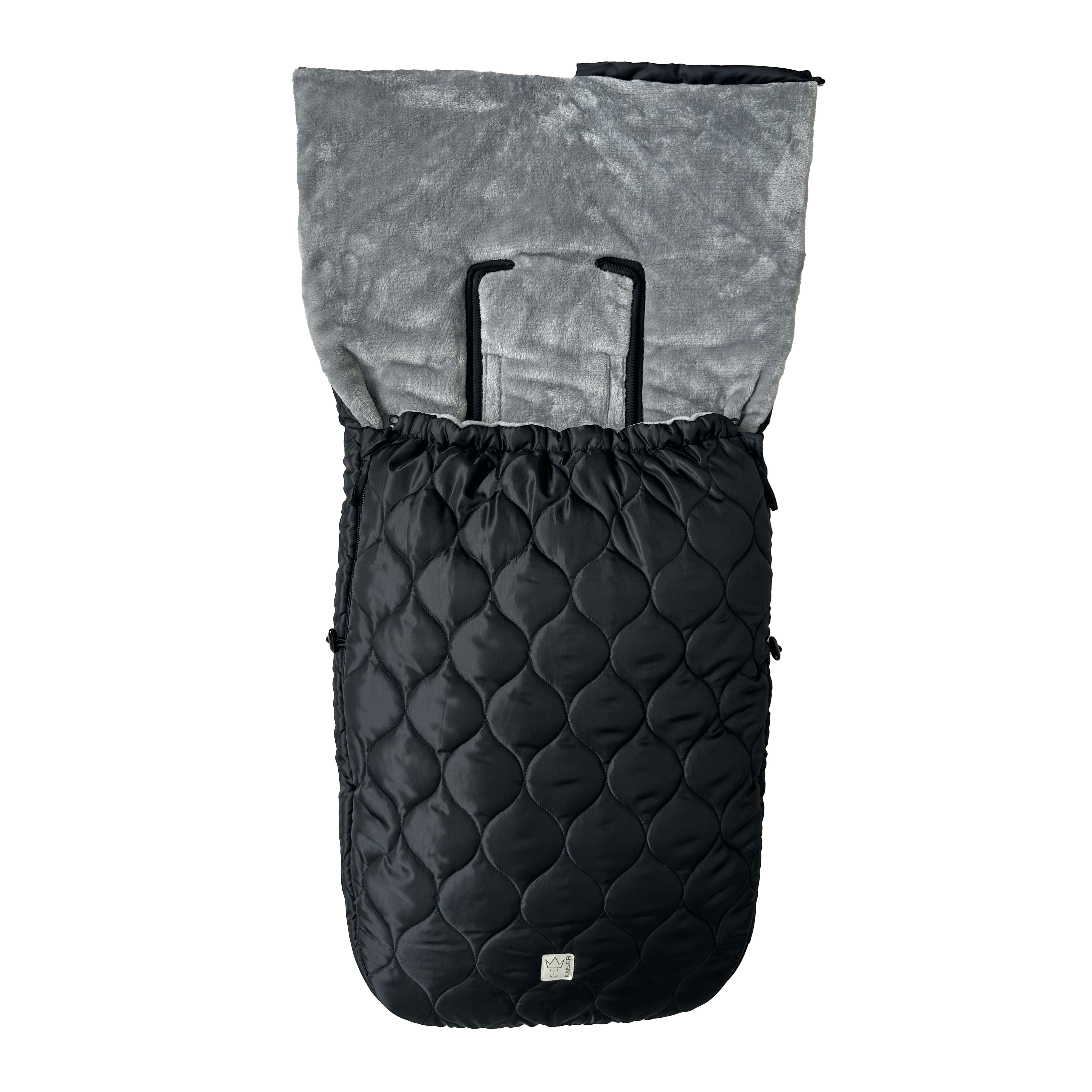 Geöffneter Fußsack in der Farbe black-grey