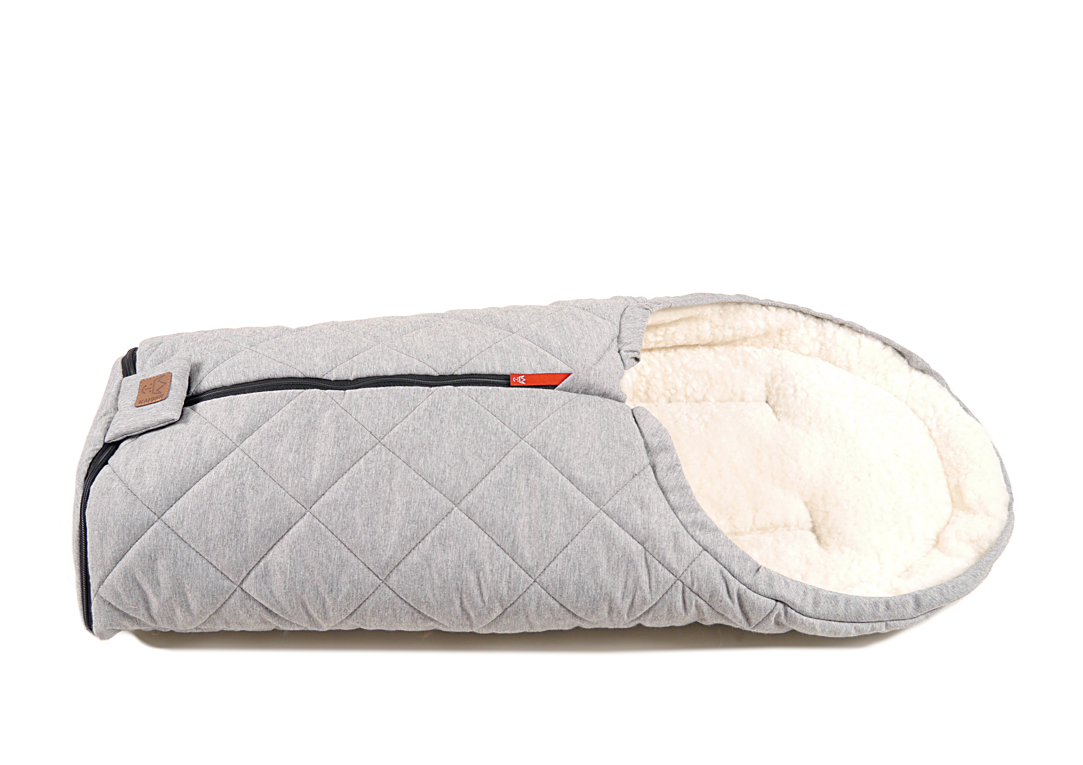 BELLA for Bugaboo und Joolz Babyschalen Fußsack BELLA in hellgrau, seitliche Ansicht mit Reißverschluss und kuscheligem Innenfutter