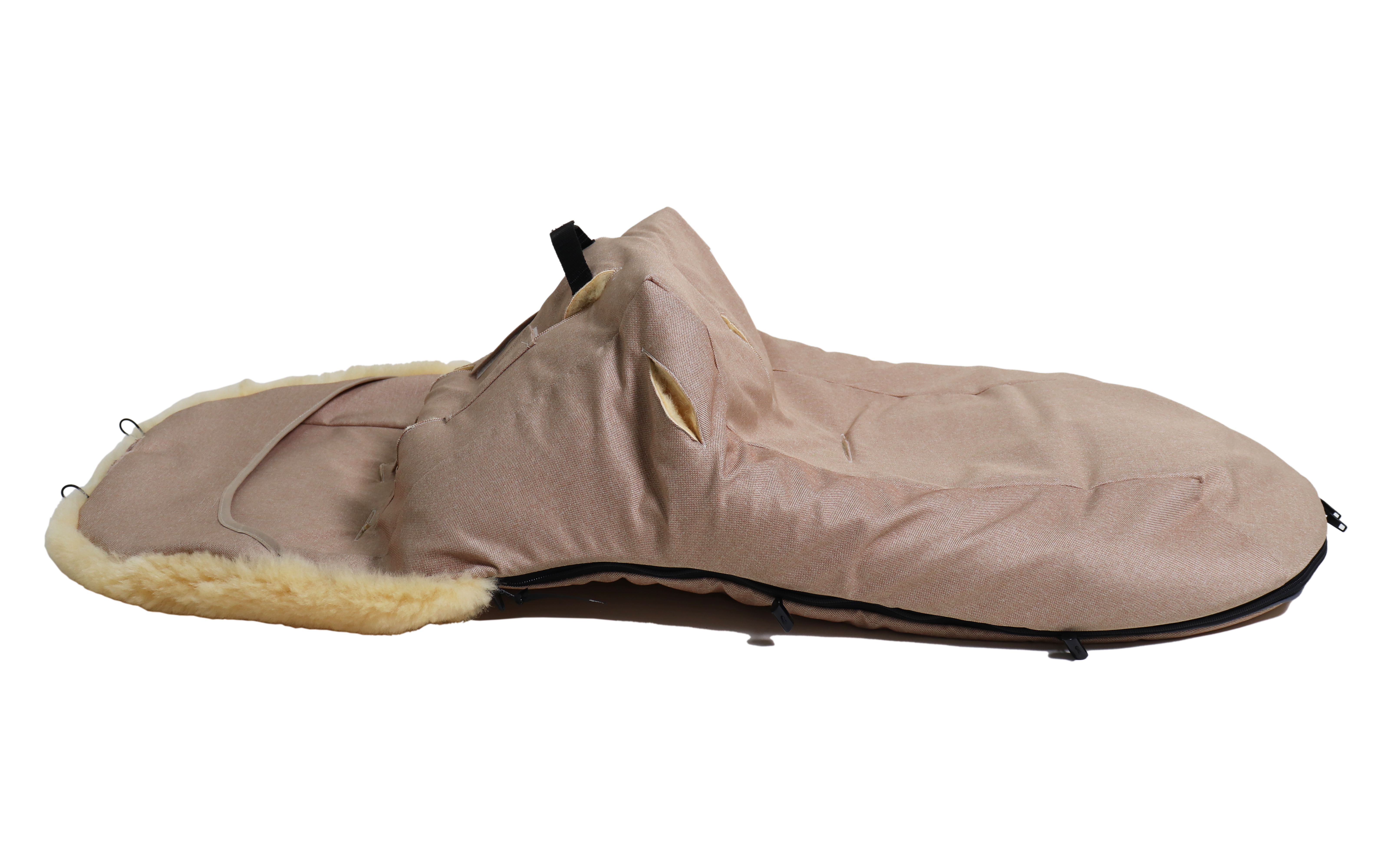 Fußsack mit dem Lammfell-Innenfutter in sand-melange seitlich