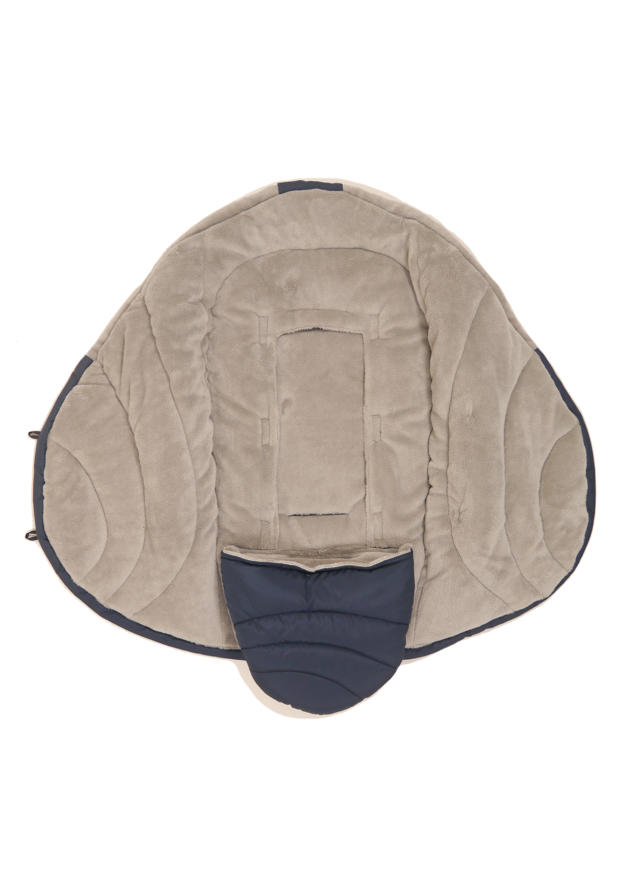 Geöffnete Kaiser Einschlagdecke in der Farbe navy-light grey mit Fleece-Innenfutter, flach ausgebreitet
