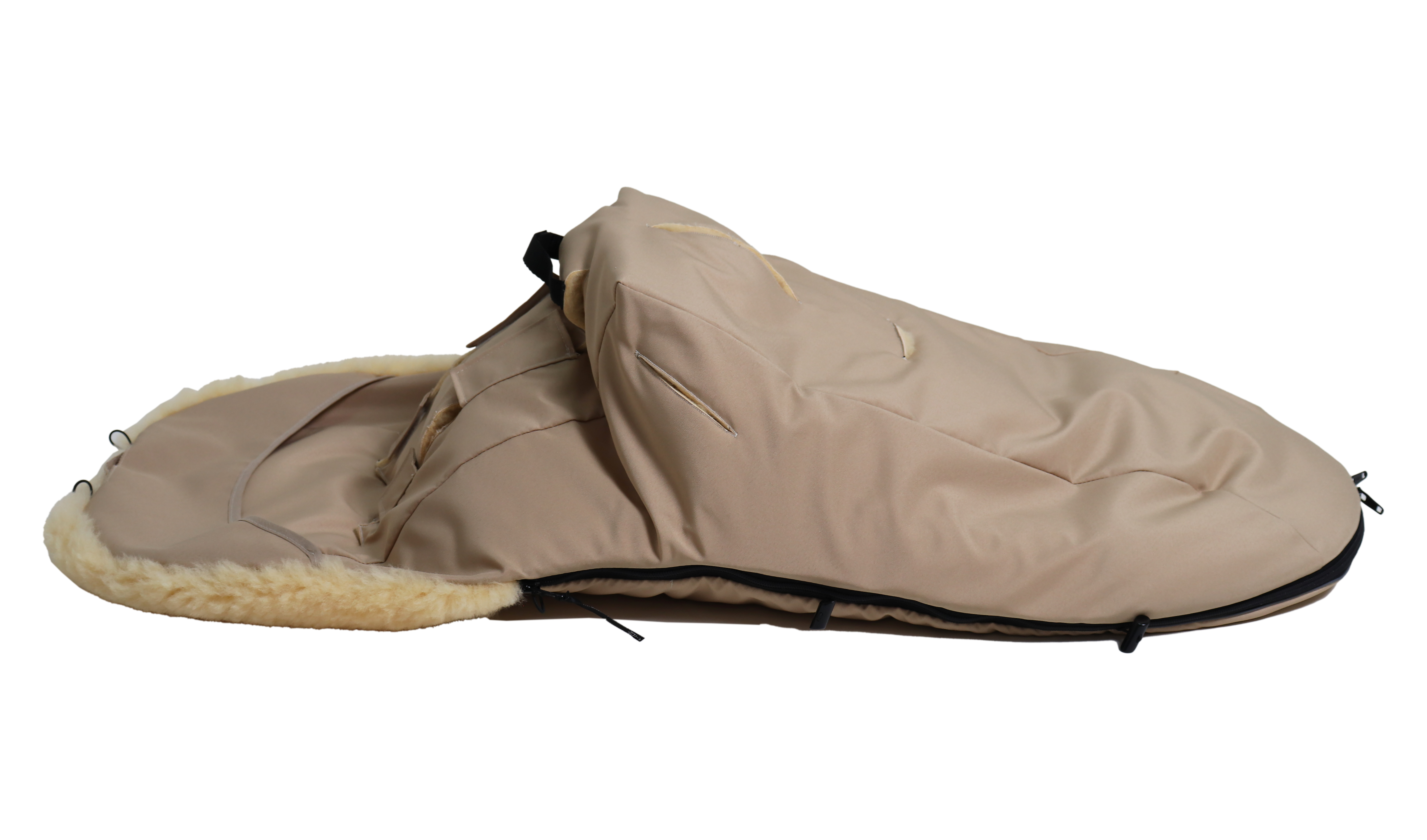Fußsack mit dem Lammfell-Innenfutter in sand seitlich
