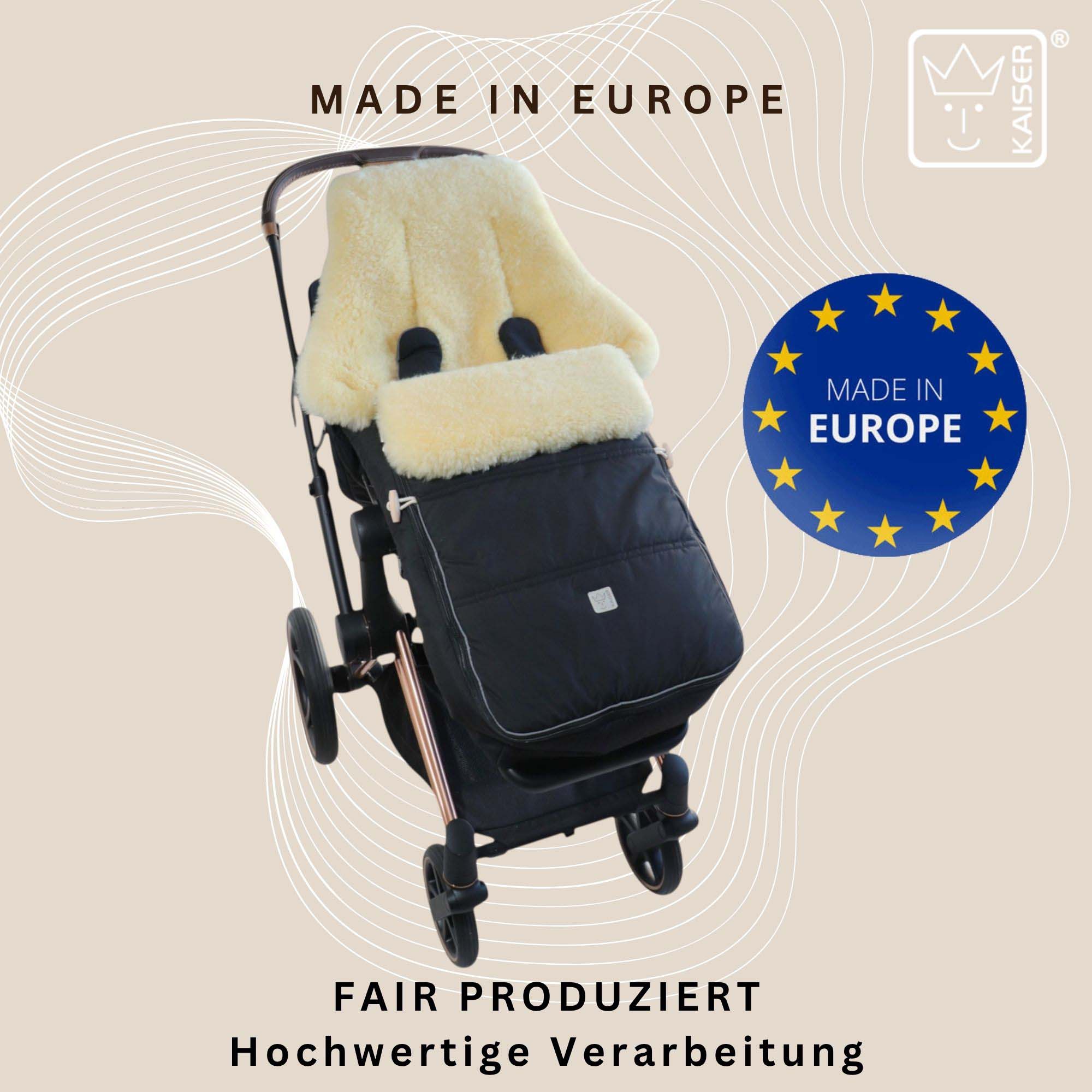 Fußsack im Kinderwagen mit Label „Made in Europe“ und Hinweis auf faire, hochwertige Produktion.